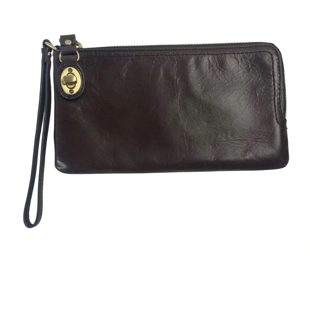 HOBO The Mila Wristlet Leather Bag Wallet in Chocolate Brown